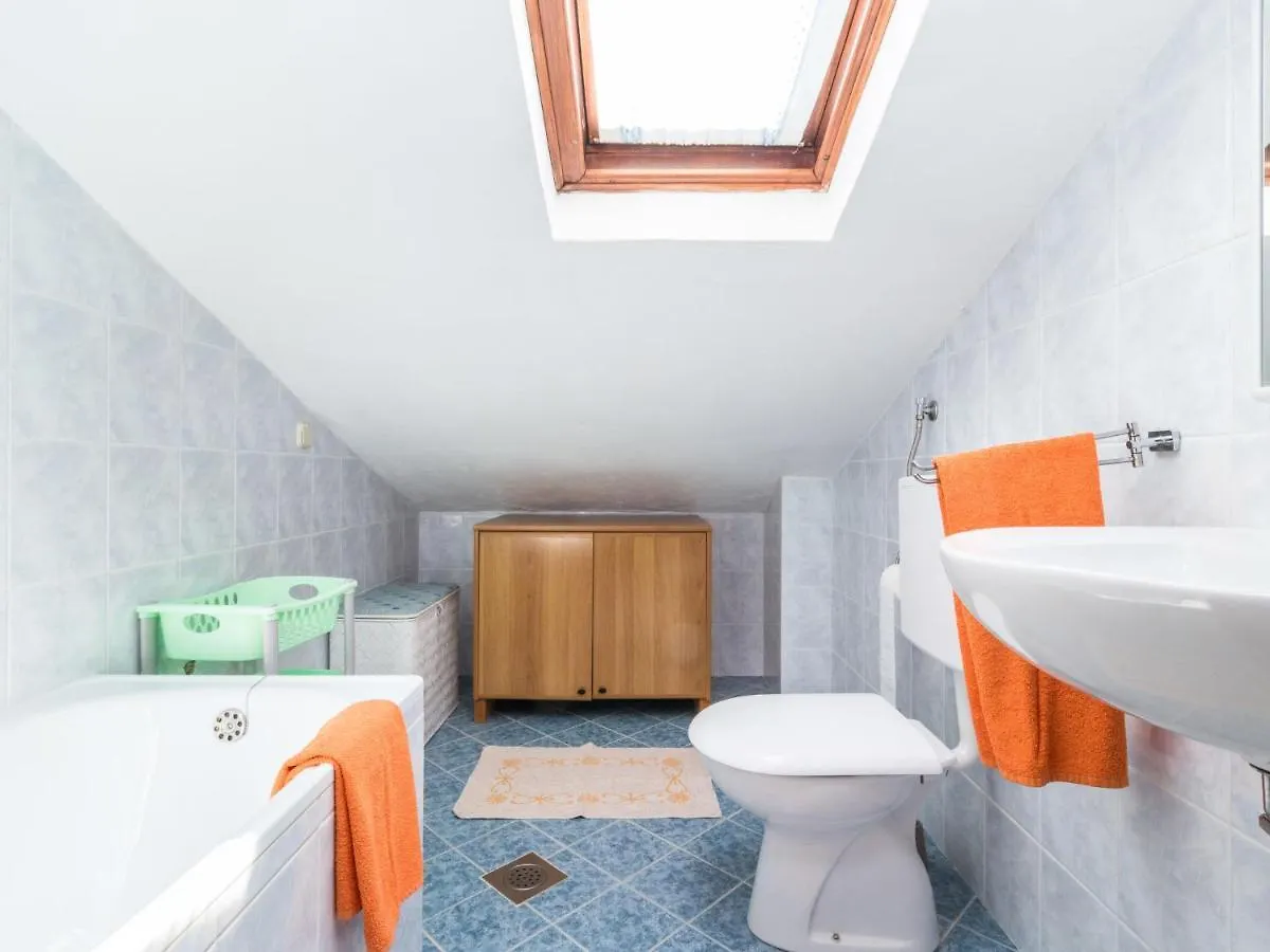 Holiday Home Villa Emanuela - Ipc100 By Interhome